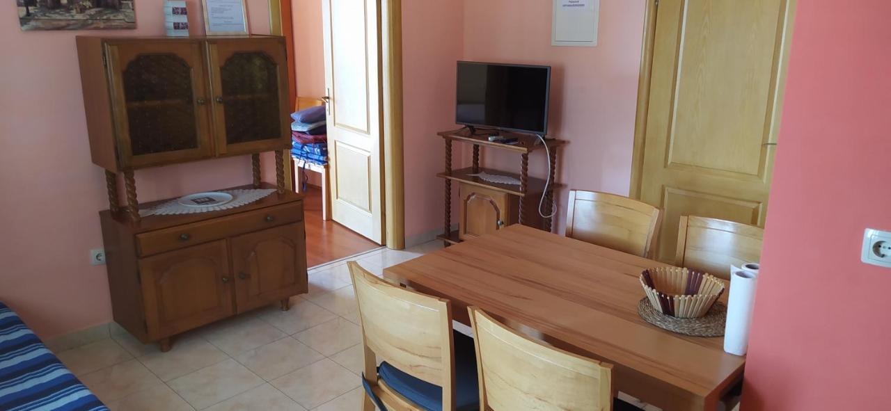 Apartments Ivka Оміш Екстер'єр фото
