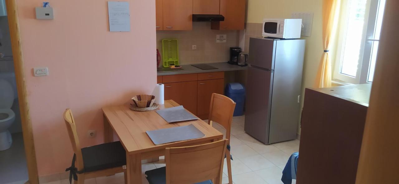 Apartments Ivka Оміш Екстер'єр фото
