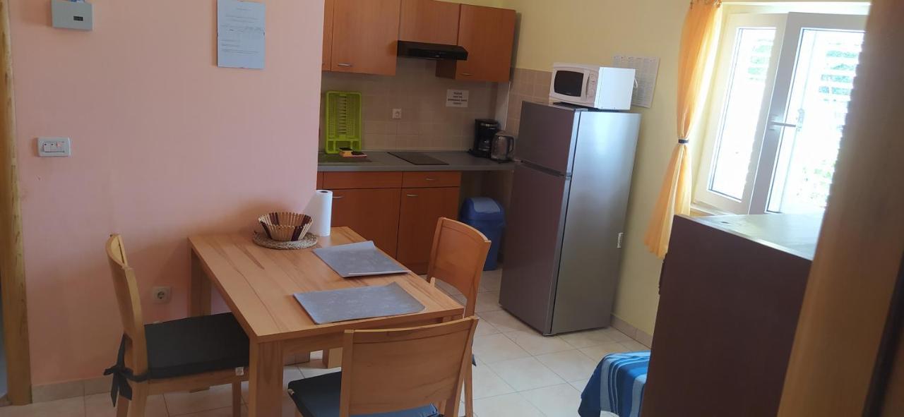 Apartments Ivka Оміш Екстер'єр фото
